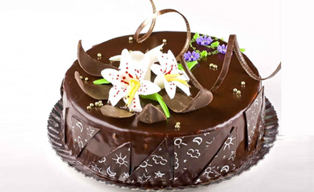 Creamy Cakes Villankurichi - 25% off on cakes. Choose from fresh fruit, chocolate truffle, butterscotch and more!