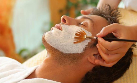 Body & Hair Care Meera Bagh - 50% off on manicure, facial, haircut and more