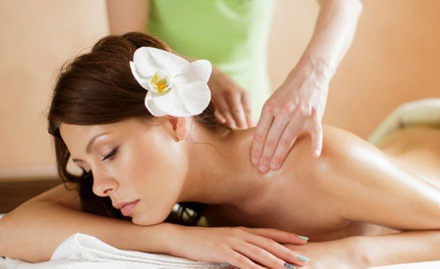 Delhi Home Spa & Salon Kotla Mubarakpur - Rs 870 for full body oil massage worth Rs 2500