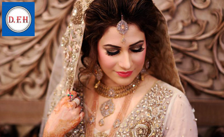 Dreamsfit Makeup Mantra and Unisex Salons Uttam Nagar - Rs 5999 for bridal makeup, hairdo, dress draping & more!