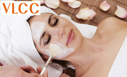 VLCC Motera - Glowing skin is always in! Rs 1999 for VLCC Essencious Facials.