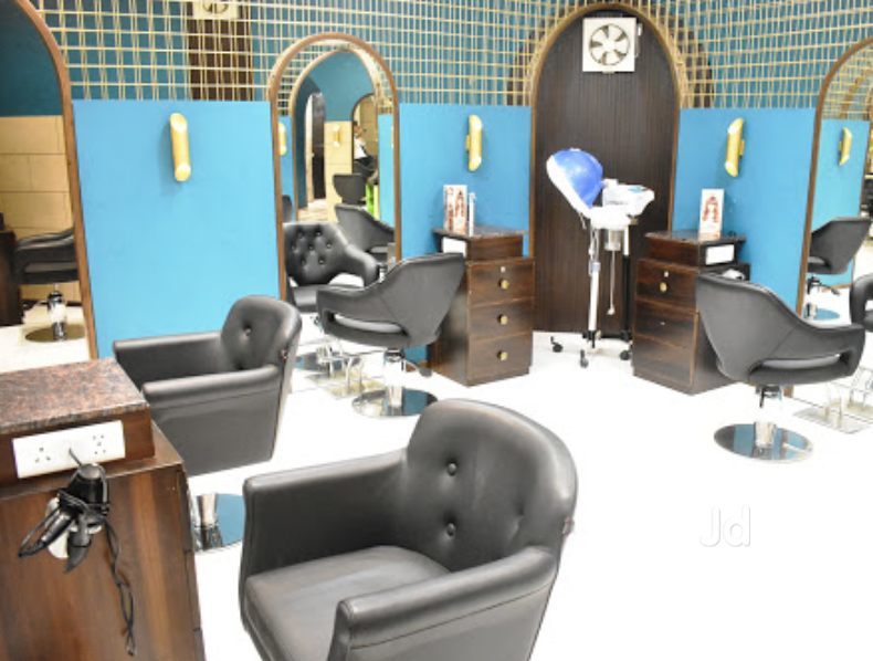 Hair Masters Luxury Salon deals in Rajouri Garden, Delhi NCR, reviews, best  offers, Coupons for Hair Masters Luxury Salon, Rajouri Garden | mydala